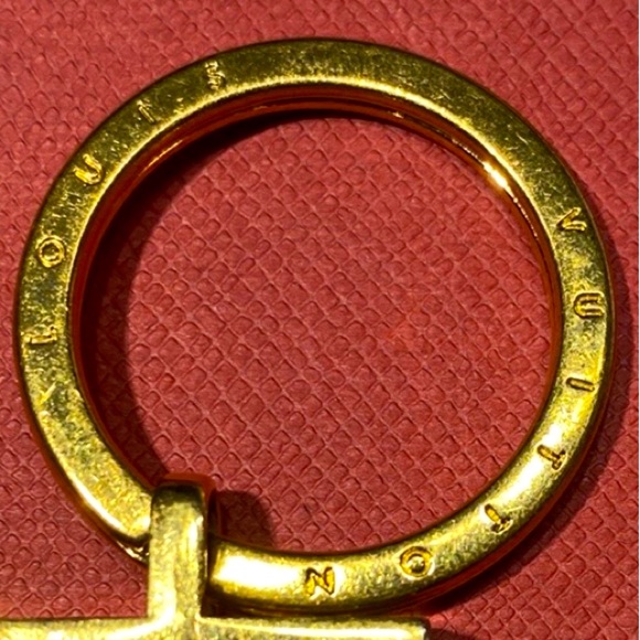 LOUIS VUITTON VINTAGE KEY RING TAB PATENT LEATHER YELLOW GOLD TONE UNISEX ⭐️⭐️⭐️ - Picture 4 of 11